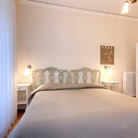 Farini Boutique * Florence