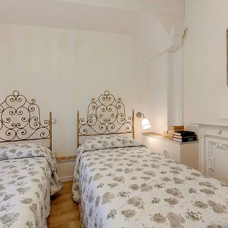 Farini Boutique * Florence